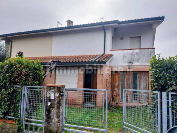 casa indipendente in vendita a Capannori in zona Lammari