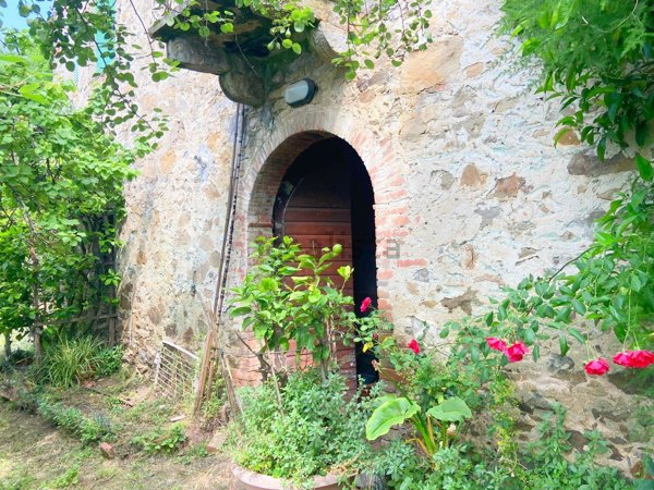 casale in vendita a Capannori in zona San Gennaro