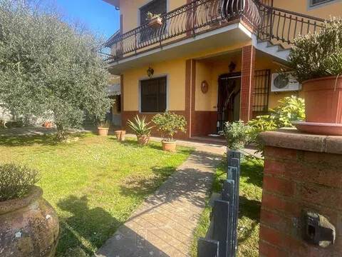 casa indipendente in vendita a Capannori