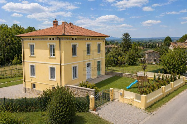 casa indipendente in vendita a Capannori in zona Castelvecchio di Compito