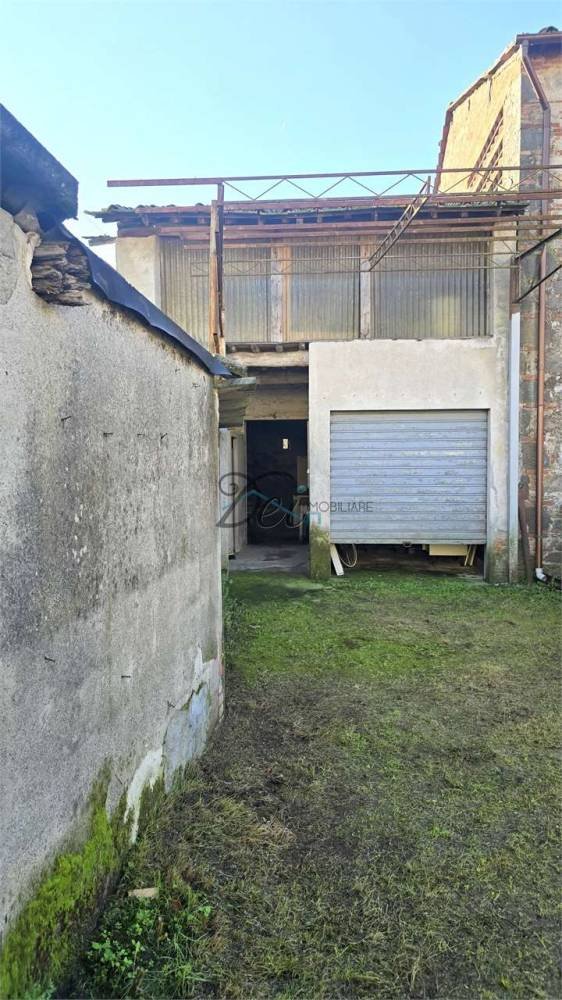casa indipendente in vendita a Capannori in zona Lunata