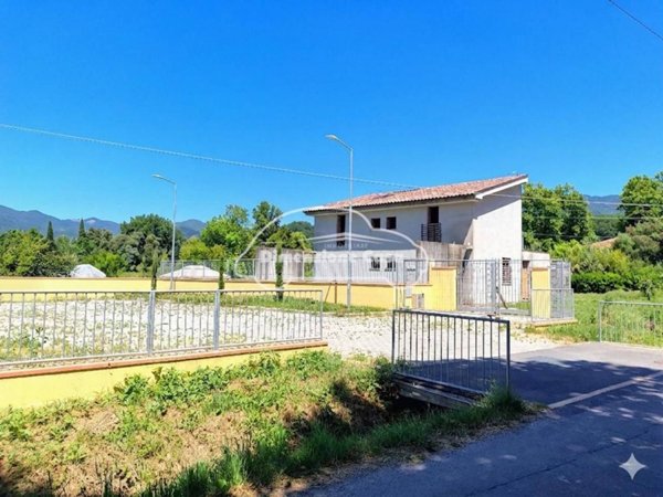 casa indipendente in vendita a Capannori in zona Corte Polito