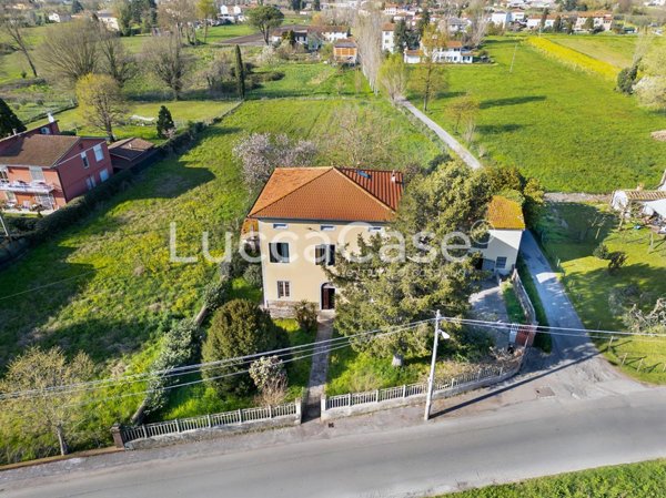 casa indipendente in vendita a Capannori in zona Santa Margherita
