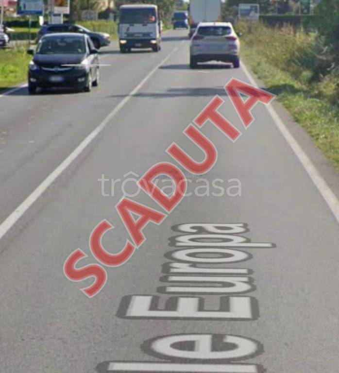 pentavano in vendita a Capannori in zona Lammari