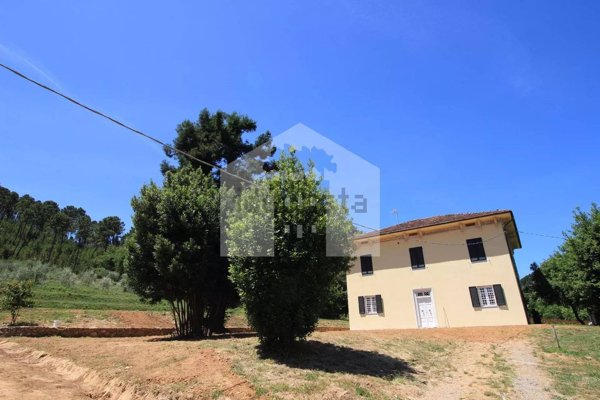 casa indipendente in vendita a Capannori in zona Castelvecchio di Compito