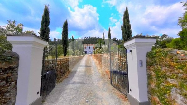 casa indipendente in vendita a Capannori in zona Castelvecchio di Compito
