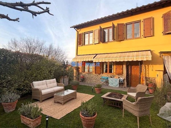 casa indipendente in vendita a Capannori in zona Lammari