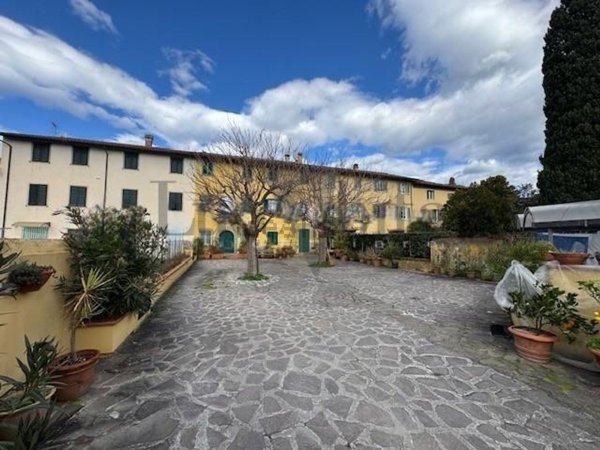 appartamento in vendita a Capannori in zona Lammari
