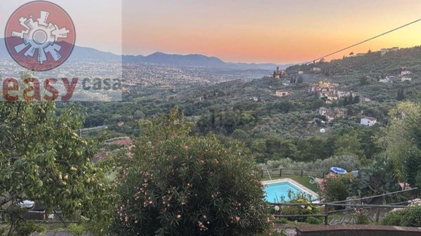 casa indipendente in vendita a Capannori in zona Segromigno in Monte