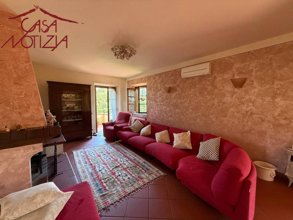 casa indipendente in vendita a Capannori in zona Castelvecchio di Compito