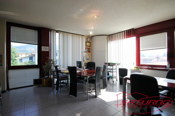ufficio in vendita a Capannori in zona Marlia