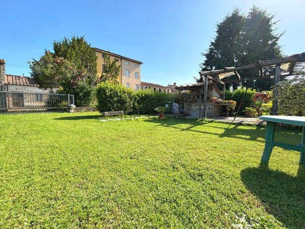casa indipendente in vendita a Capannori in zona Lammari