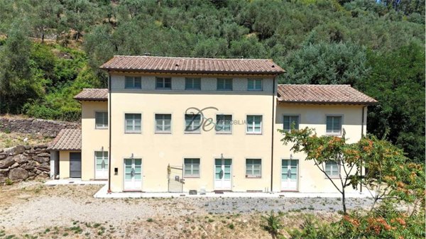 casa semindipendente in vendita a Capannori in zona Castelvecchio di Compito