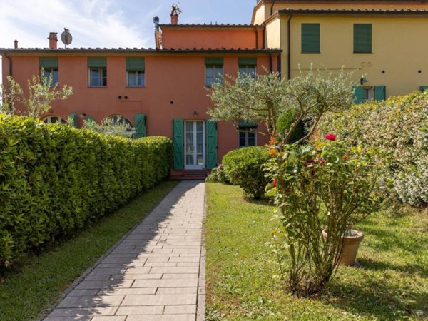 casa indipendente in vendita a Capannori