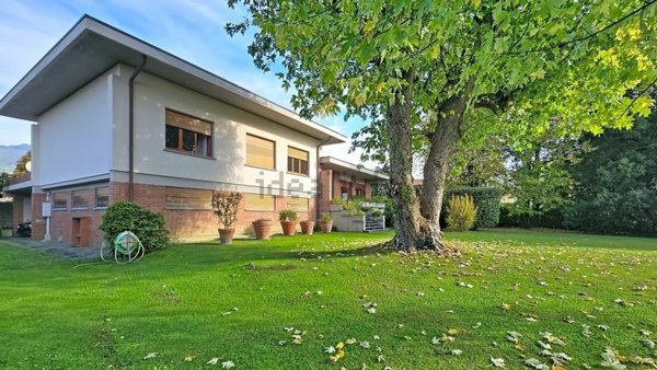 casa indipendente in vendita a Capannori in zona Marlia