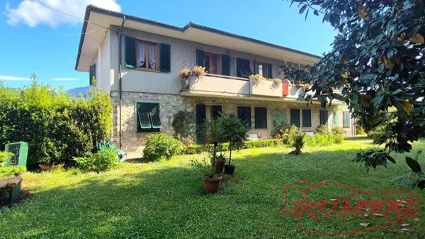 casa indipendente in vendita a Capannori in zona Marlia