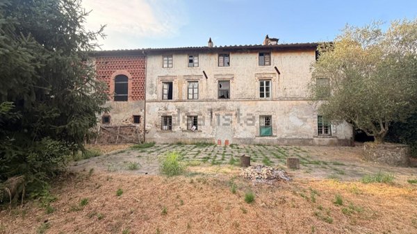 casale in vendita a Capannori in zona Guamo