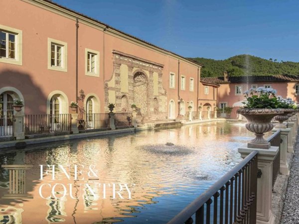 villa in vendita a Capannori in zona Vorno