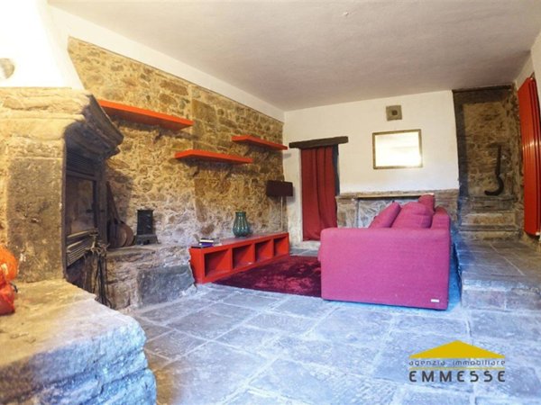 casa indipendente in vendita a Capannori in zona Castelvecchio di Compito