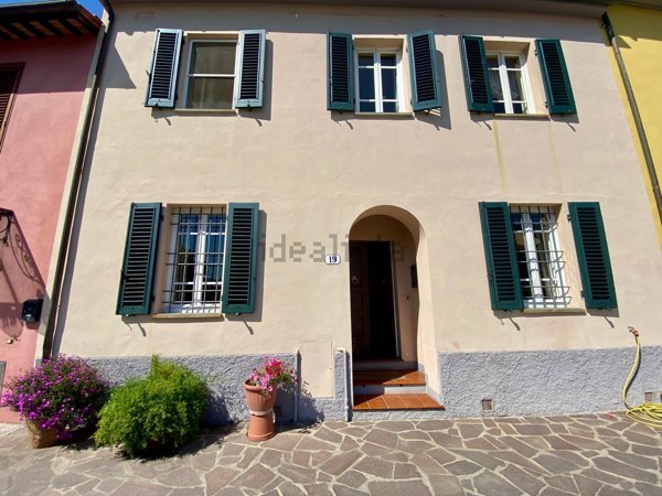 casa indipendente in vendita a Capannori in zona Lunata