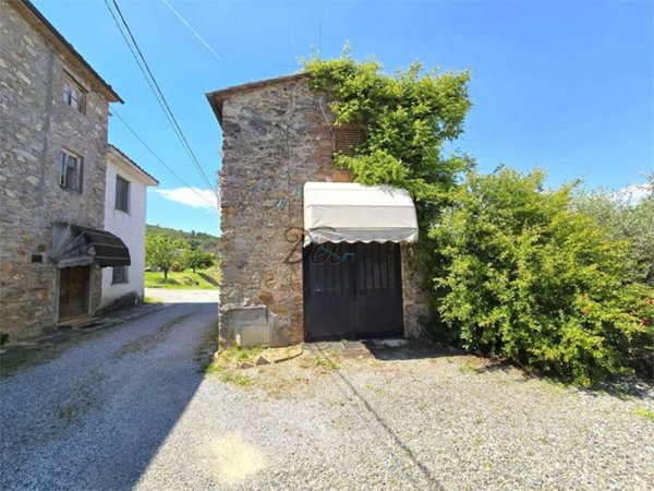 casa indipendente in vendita a Capannori