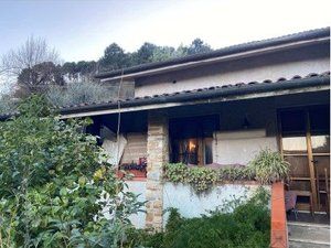 casa indipendente in vendita a Capannori in zona Vorno