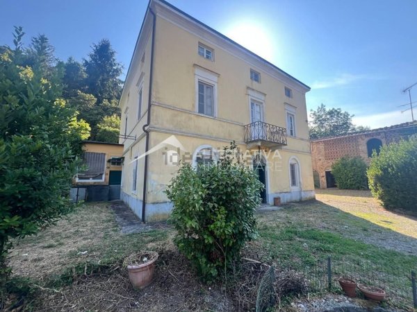 casa indipendente in vendita a Capannori in zona Castelvecchio di Compito