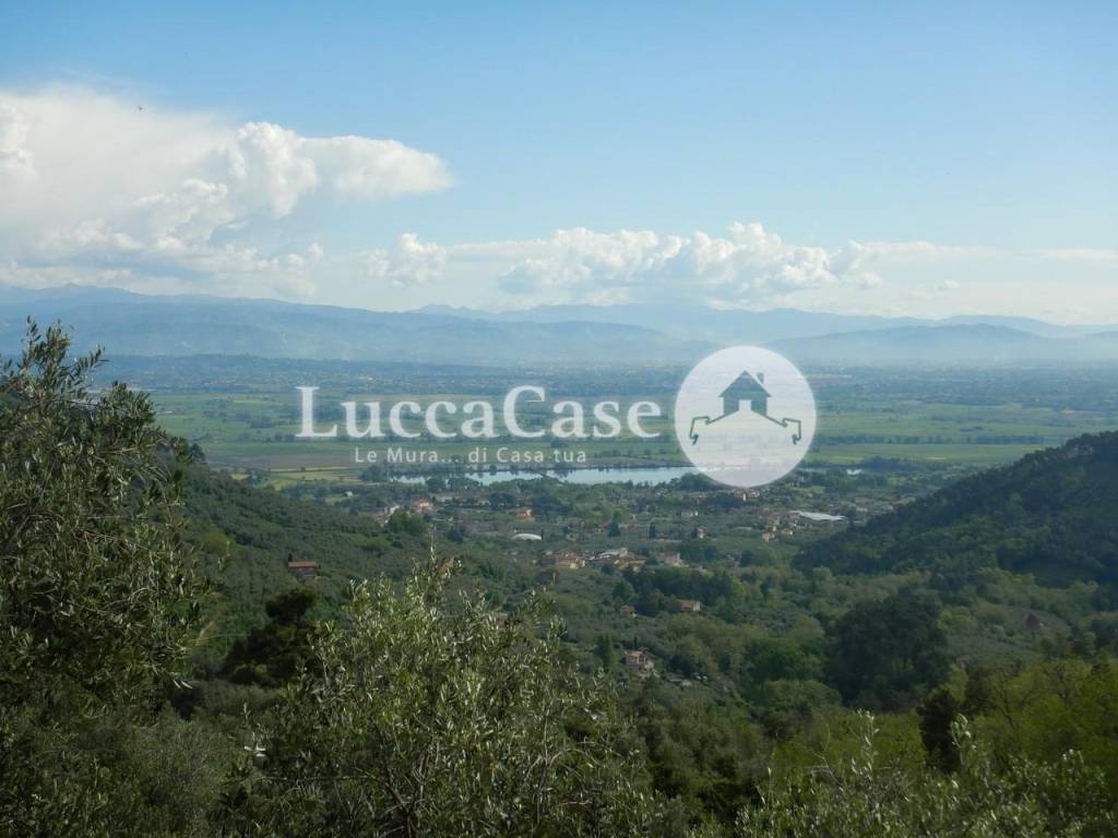 terreno agricolo in vendita a Capannori in zona Castelvecchio di Compito