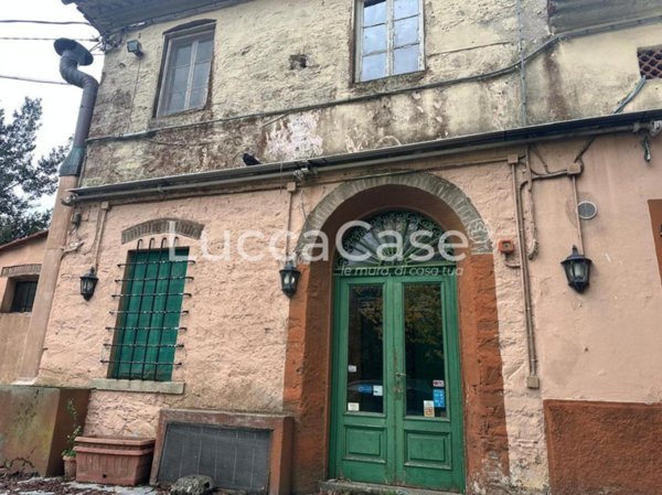 casa indipendente in vendita a Capannori in zona Castelvecchio di Compito