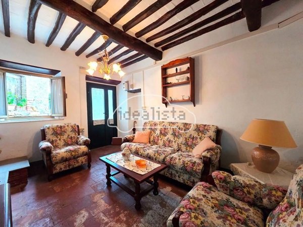 casa indipendente in vendita a Capannori in zona Castelvecchio di Compito