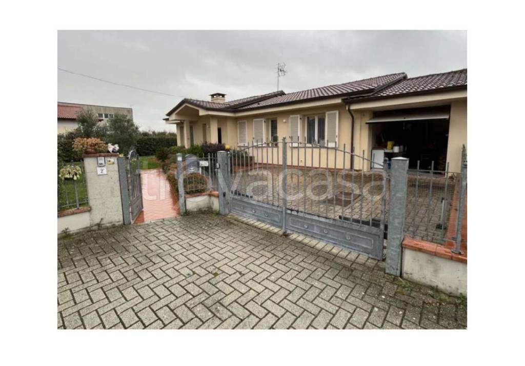 casa indipendente in vendita a Capannori in zona Marlia