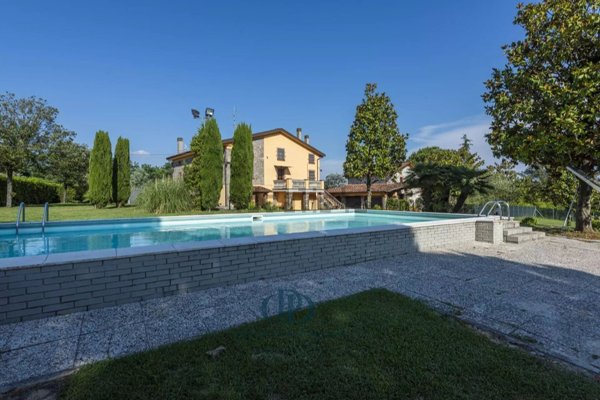 casa indipendente in vendita a Capannori