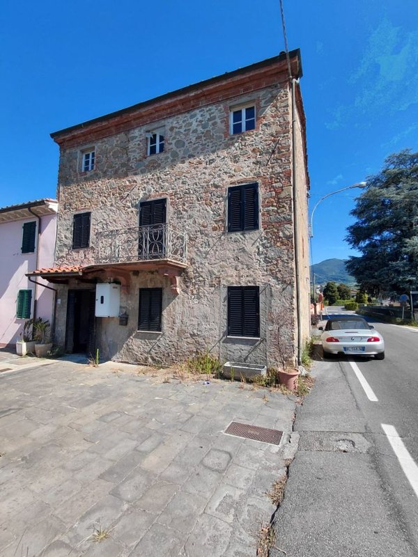casa indipendente in vendita a Capannori