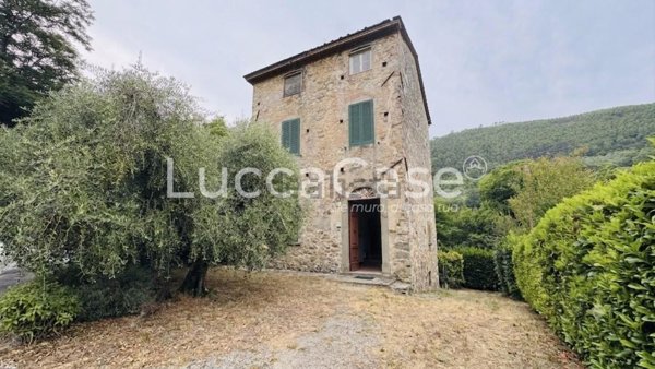 casa indipendente in vendita a Capannori in zona Castelvecchio di Compito