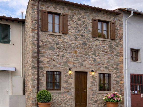 casa indipendente in vendita a Capannori in zona Lammari
