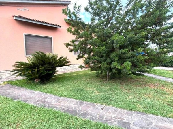 casa indipendente in vendita a Capannori in zona Lammari