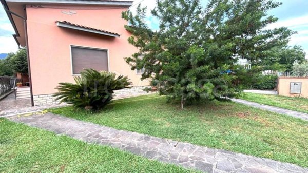 casa indipendente in vendita a Capannori in zona Lammari