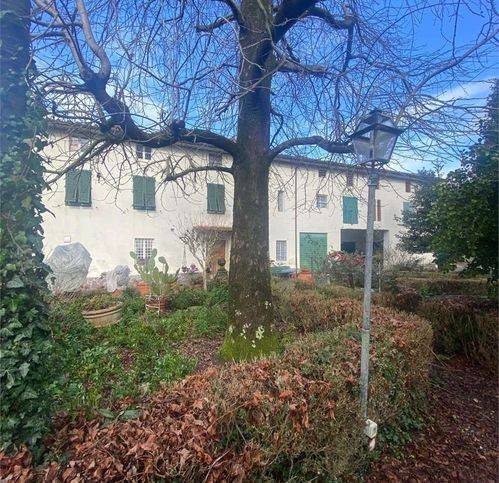 casa indipendente in vendita a Capannori in zona Guamo