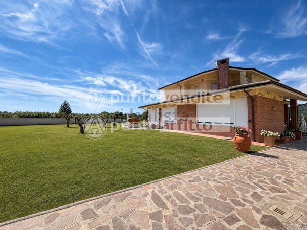 casa indipendente in vendita a Capannori