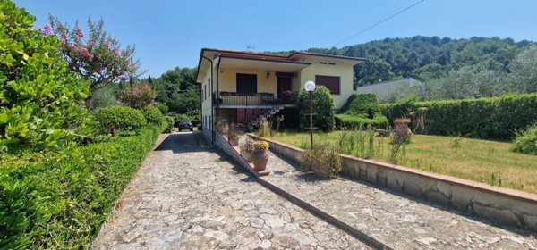 casa indipendente in vendita a Capannori in zona Guamo