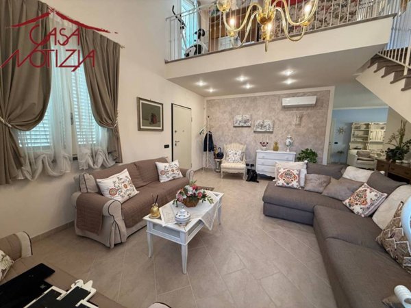 casa indipendente in vendita a Capannori in zona Marlia