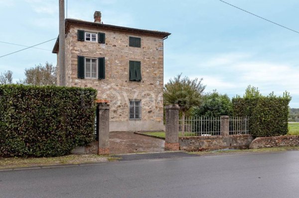 casa indipendente in vendita a Capannori in zona Castelvecchio di Compito