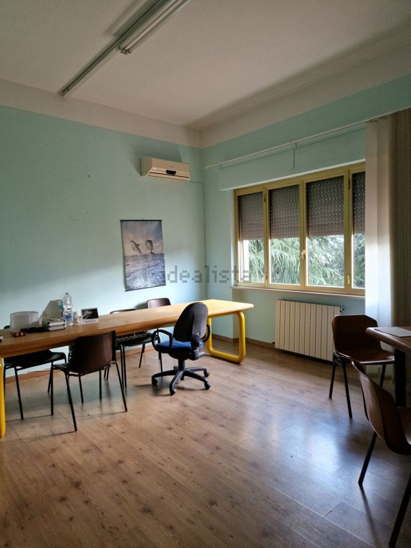 negozio in vendita a Capannori in zona Marlia