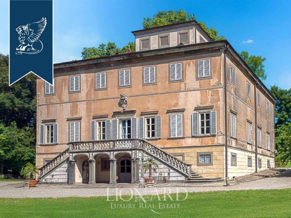 villa in vendita a Capannori in zona Segromigno in Monte