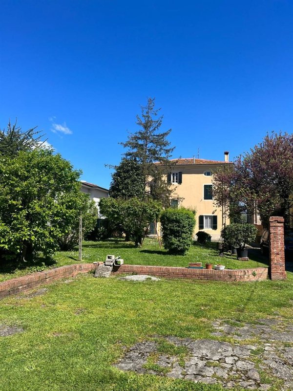 casa indipendente in vendita a Capannori in zona Carraia