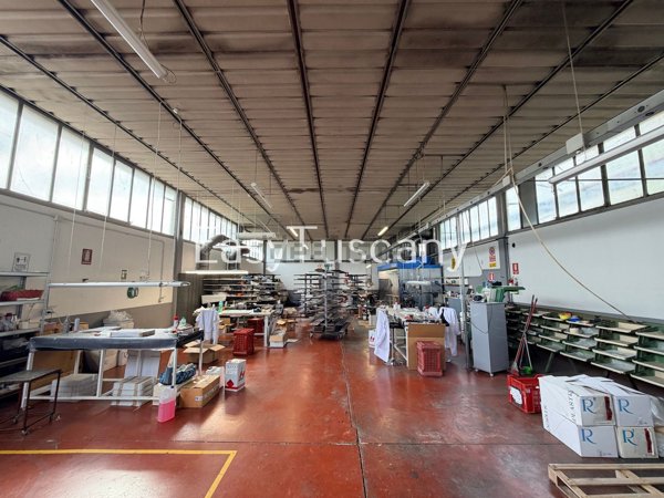 ufficio in vendita a Capannori in zona Corte Polito