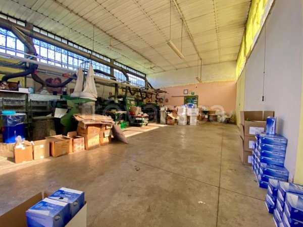 ufficio in vendita a Capannori in zona Marlia