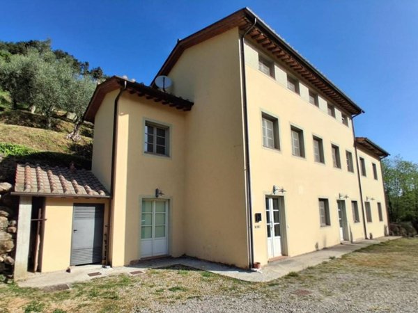 casale in vendita a Capannori in zona Castelvecchio di Compito