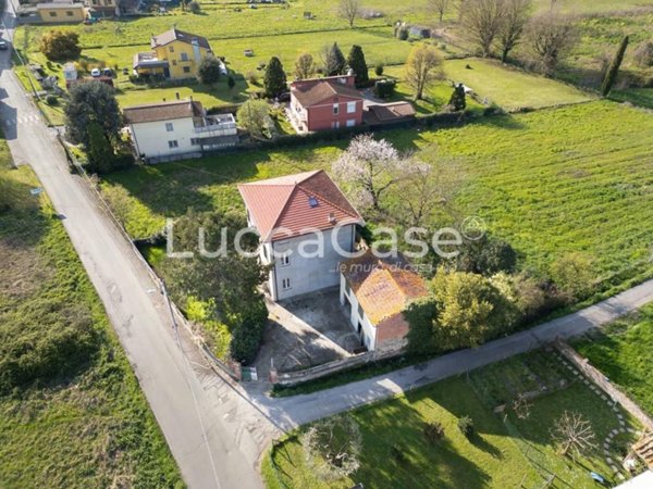 casa indipendente in vendita a Capannori in zona Santa Margherita