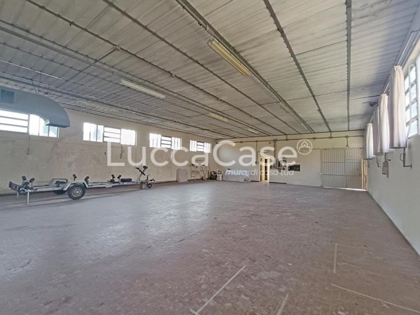 ufficio in vendita a Capannori in zona Castelvecchio di Compito